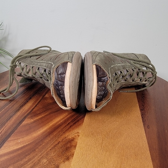 Earth Olive Green Leather Heeled Sandals Oerforated Design Lace up Size 9 D Wide - Picture 10 of 17